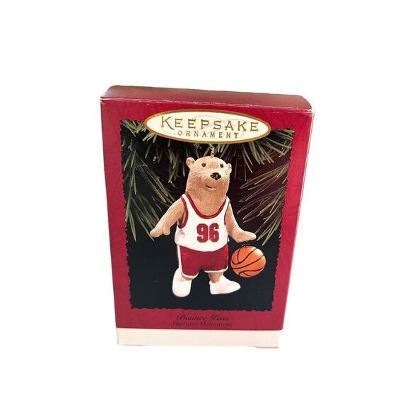 Brand New Vintage Hallmark Basketball Bounce Pass Bear Christmas Ornament 1996 - Picture 2 of 2